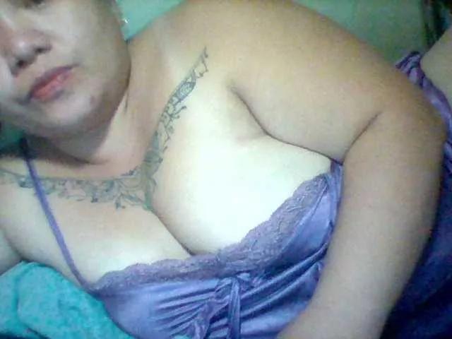 sweetasian33 from BongaCams