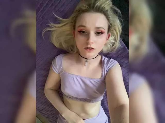 sweeteRose from BongaCams