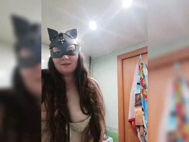 Discover our girls online shows and discover the company of countless livestreamers, with stunning shapes, sex toys and more.