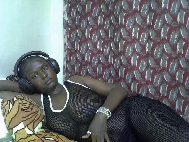 SweetHive from BongaCams
