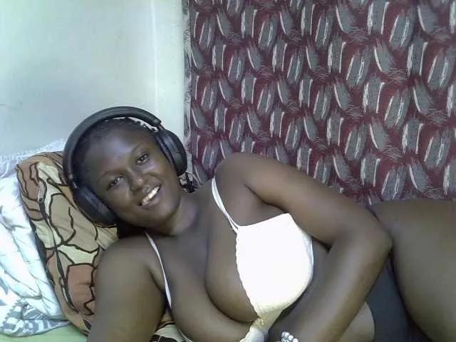 SweetHive from BongaCams