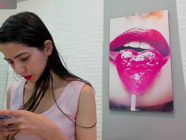 SweetieandJuiicy from BongaCams
