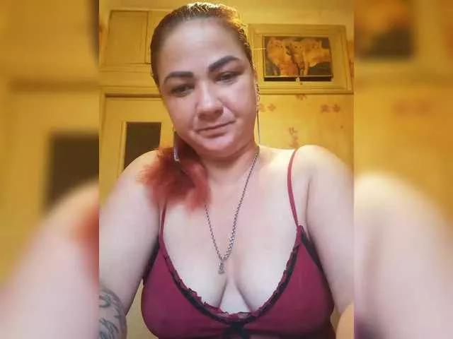 Discover our girls online shows and discover the company of countless livestreamers, with stunning shapes, sex toys and more.