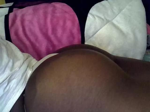Sweetpie51 from BongaCams