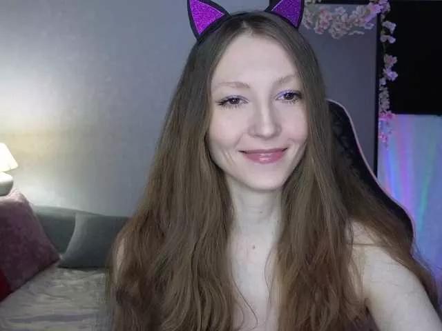 Discover our girls online shows and discover the company of countless livestreamers, with stunning shapes, sex toys and more.