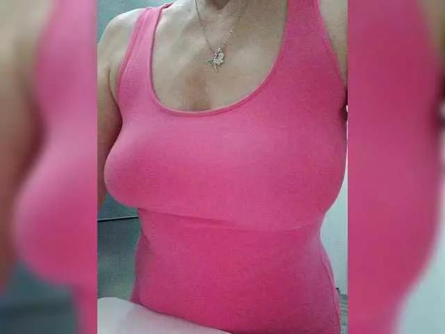 Tata42 from BongaCams