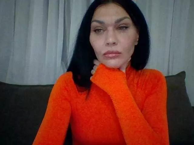 TayaDeluxe from BongaCams