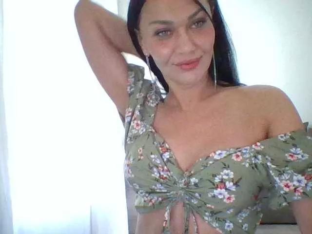TayaDeluxe from BongaCams