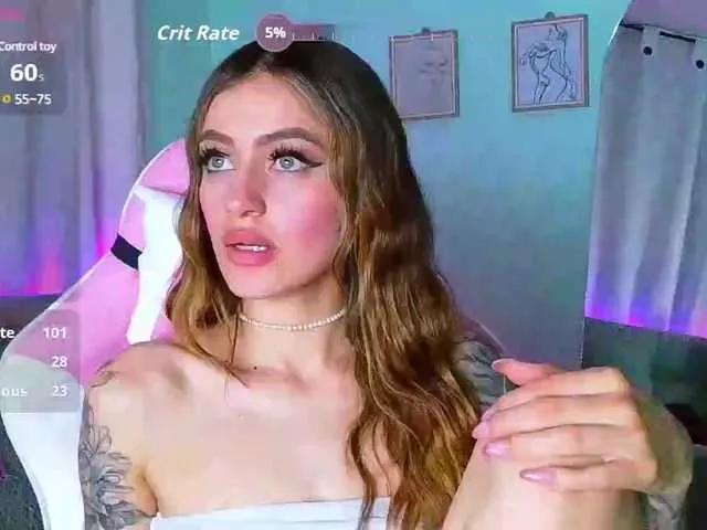 Discover our girls online shows and discover the company of countless livestreamers, with stunning shapes, sex toys and more.