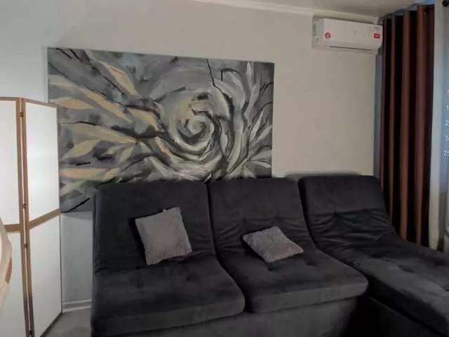 Tessa-Vinch from BongaCams