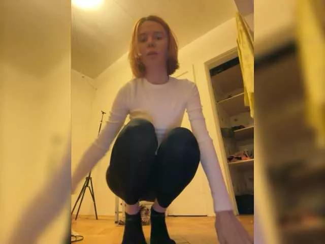 Discover our girls online shows and discover the company of countless livestreamers, with stunning shapes, sex toys and more.