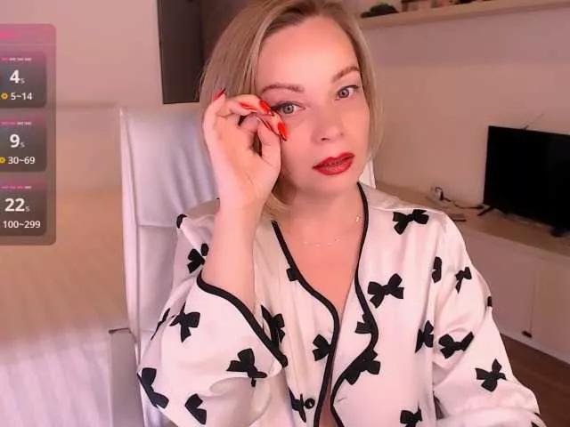 Tilly-Eliot from BongaCams