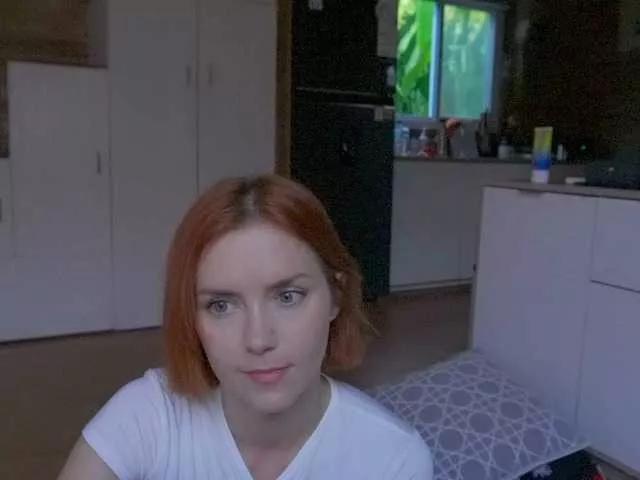 Discover our girls online shows and discover the company of countless livestreamers, with stunning shapes, sex toys and more.