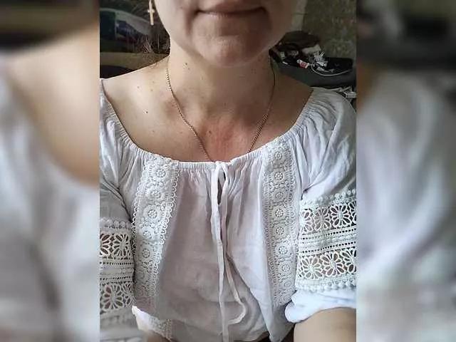 Vikki-vik from BongaCams