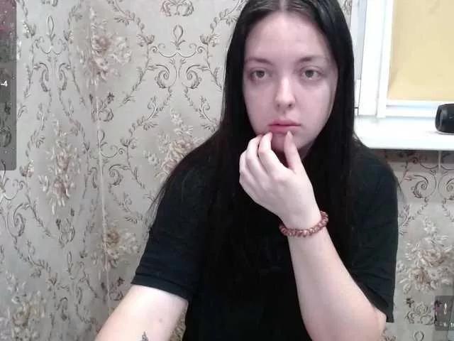 Discover our girls online shows and discover the company of countless livestreamers, with stunning shapes, sex toys and more.