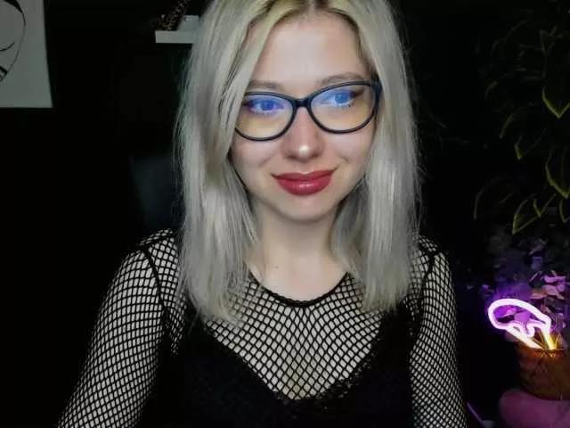 xxHeidiLove from BongaCams