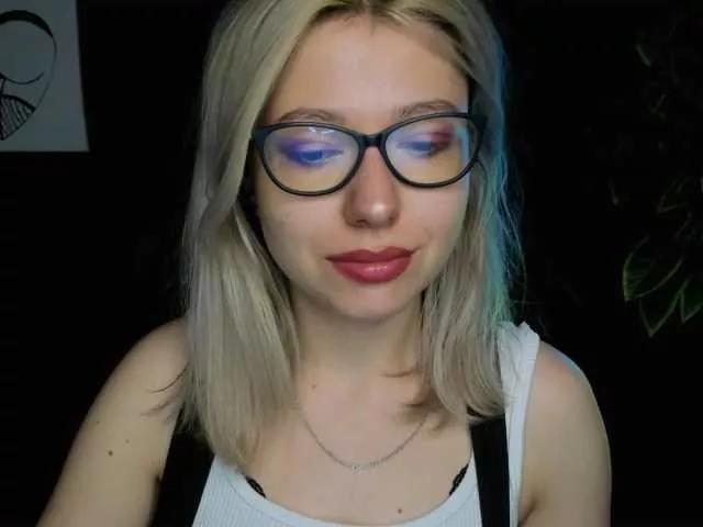 xxHeidiLove from BongaCams