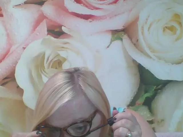 yakameliya from BongaCams
