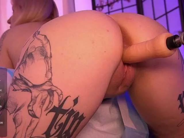 Yellowea from BongaCams