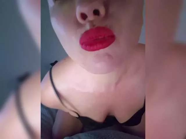 Yesenia-1 from BongaCams