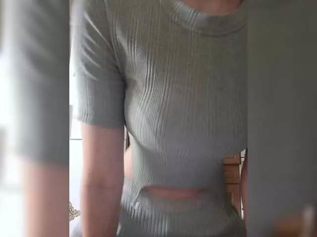 Ymmixxx from BongaCams