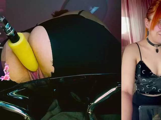 Discover our girls online shows and discover the company of countless livestreamers, with stunning shapes, sex toys and more.