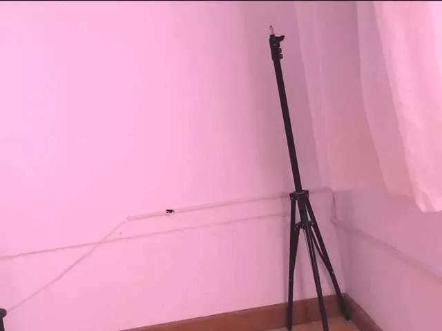 zararose from BongaCams
