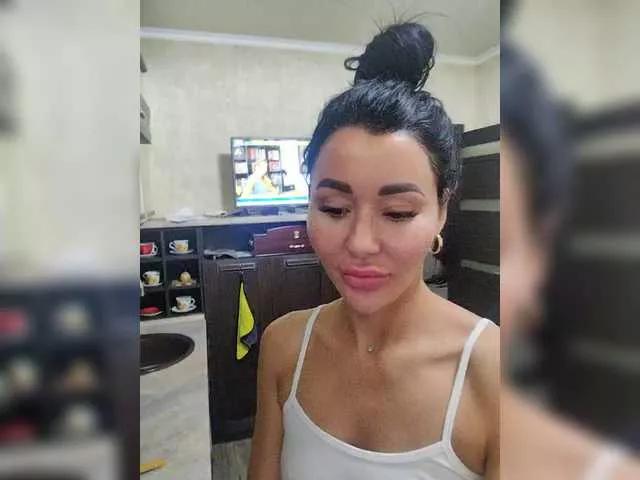 Zhuzha123 from BongaCams
