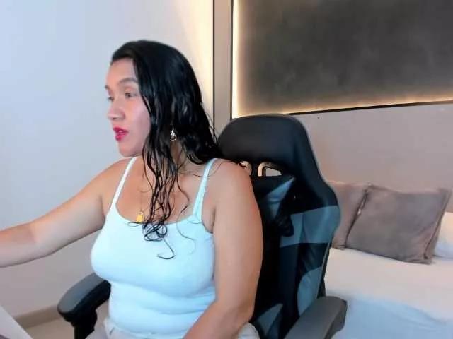 zoee-zi from BongaCams