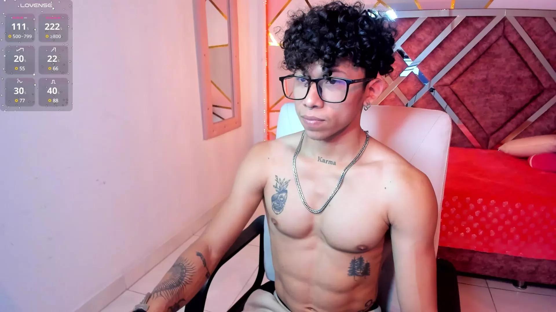 Akaza_ from Cam4