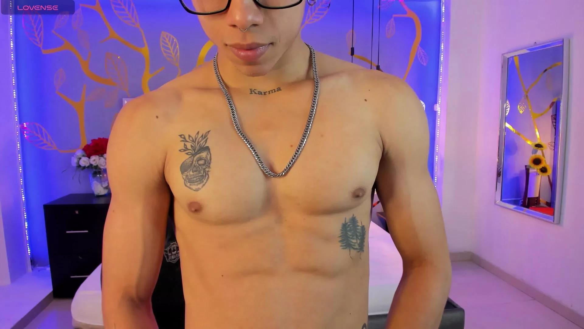 Akaza_ from Cam4
