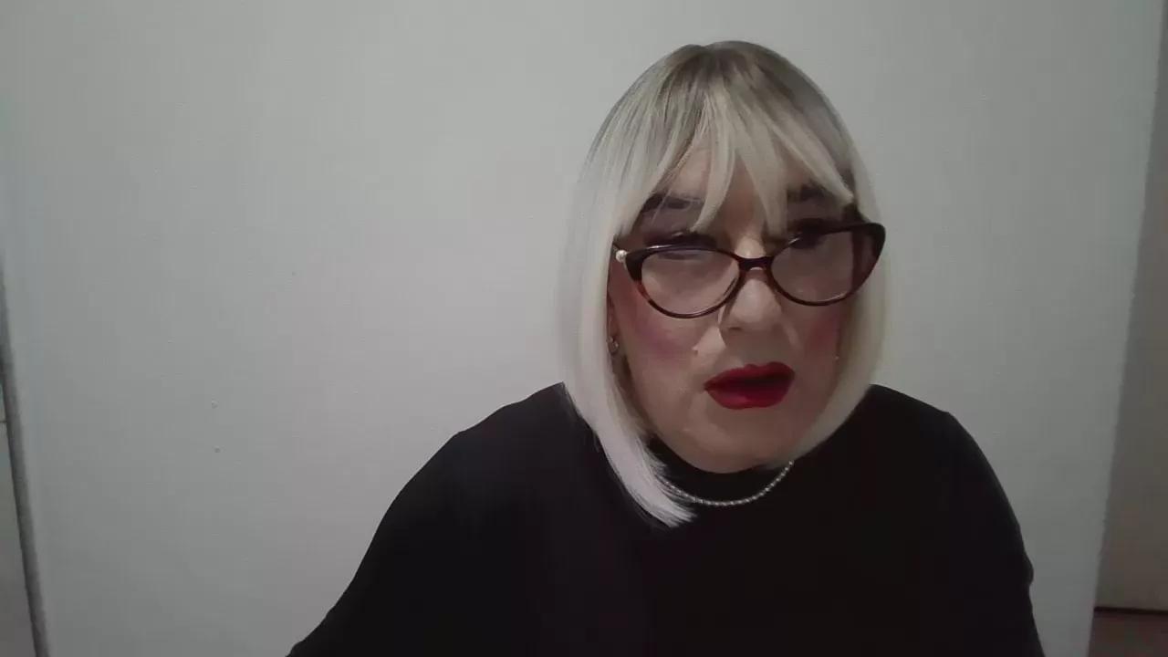 AnnaTravhot from Cam4