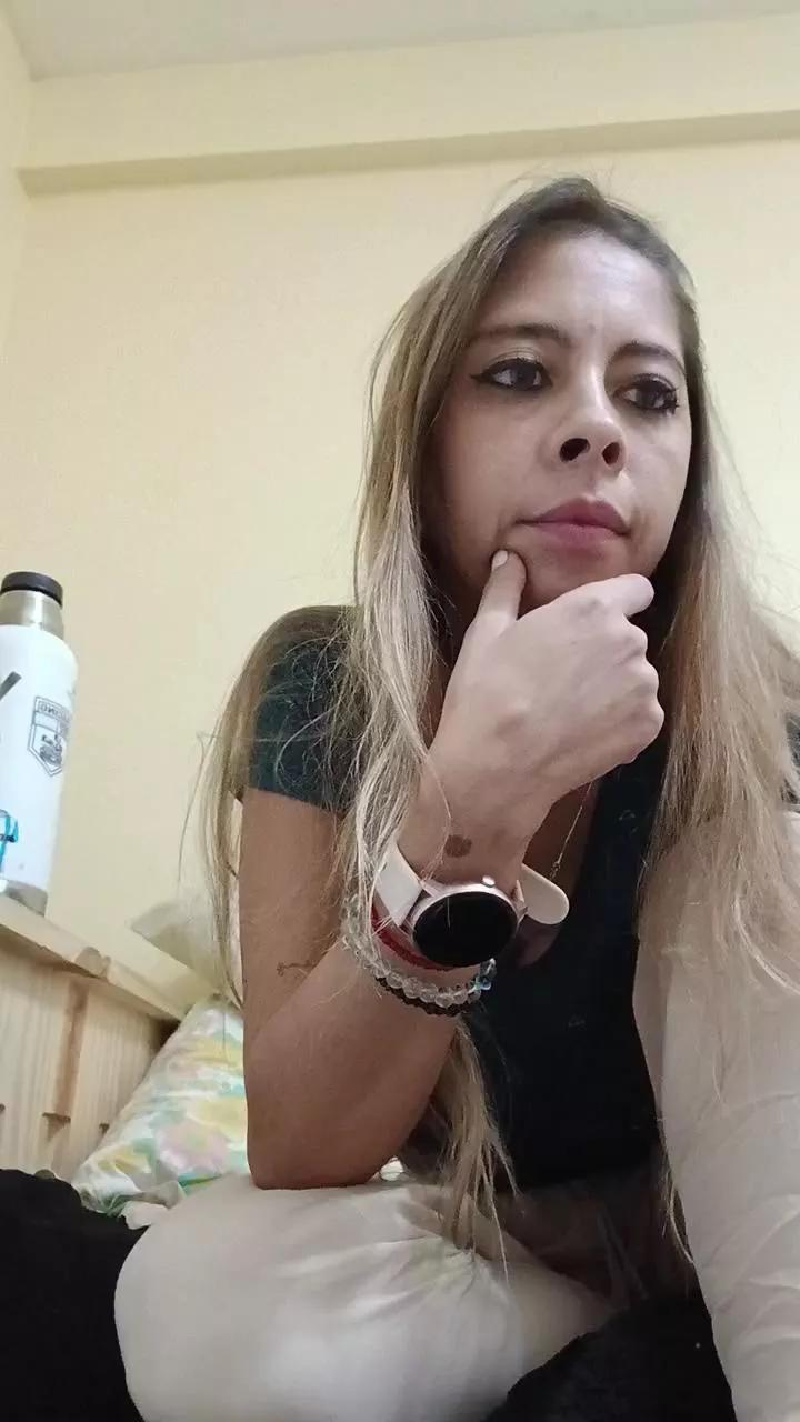 Celes90 webcams show profile image 