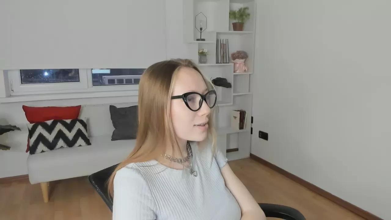 DollyEdger from Cam4