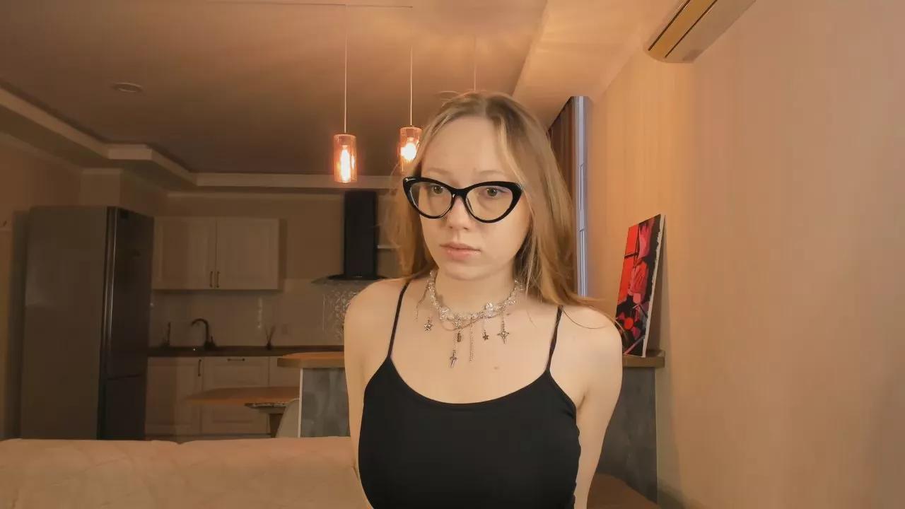 DollyEdger from Cam4