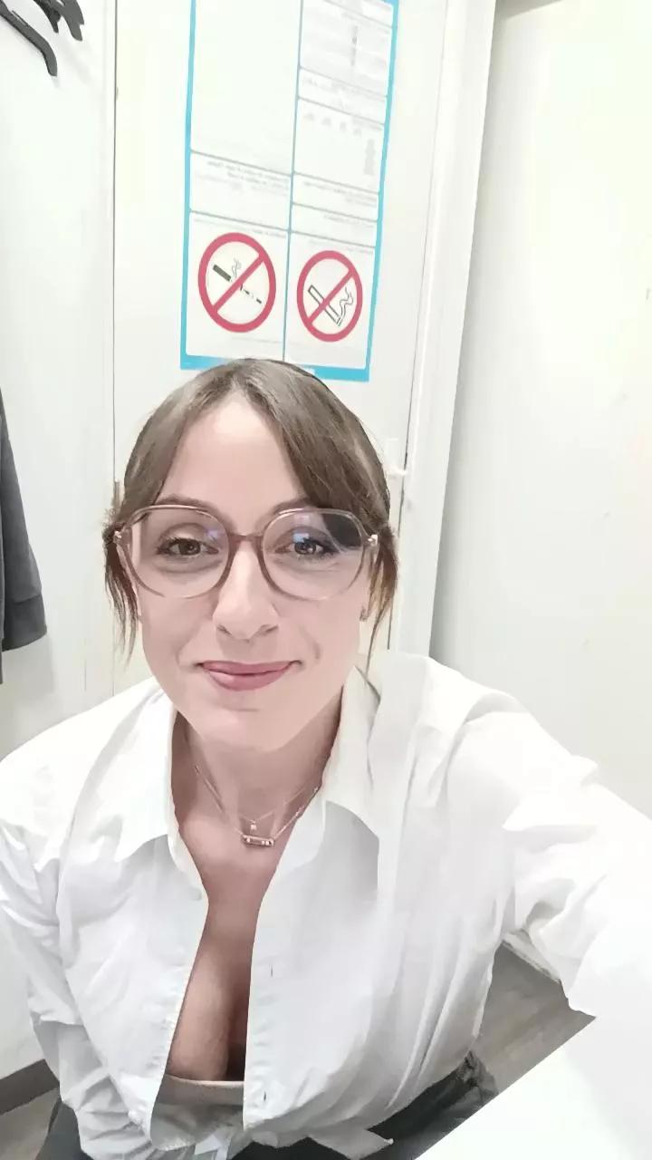 EmmaLoren from Cam4