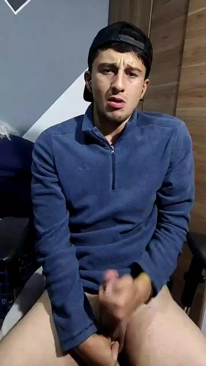 Esteban19PG webcams show profile image 