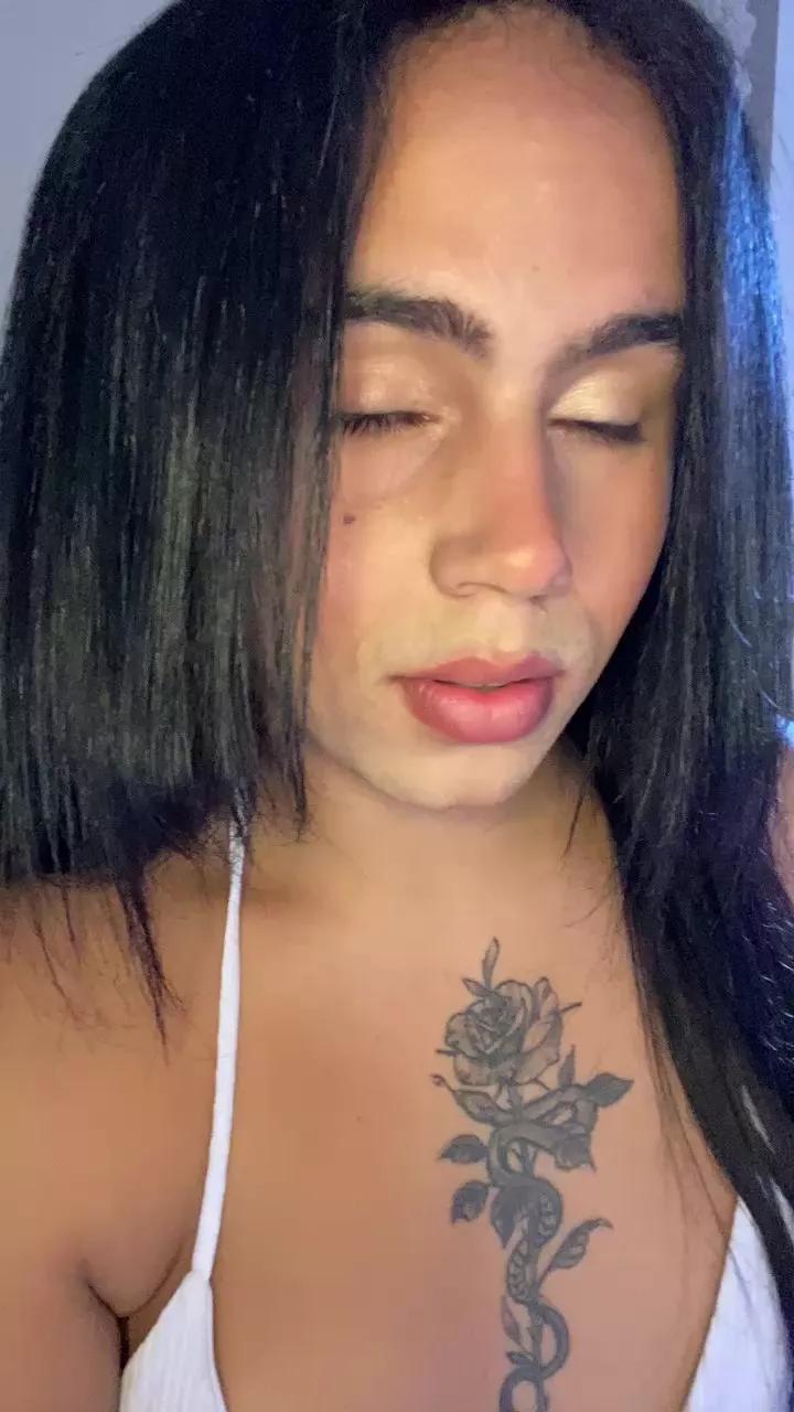 FloraNovaki webcams show profile image 