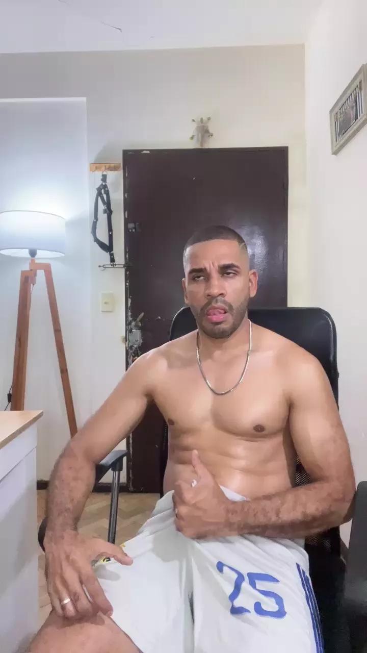 Hotttmateo from Cam4