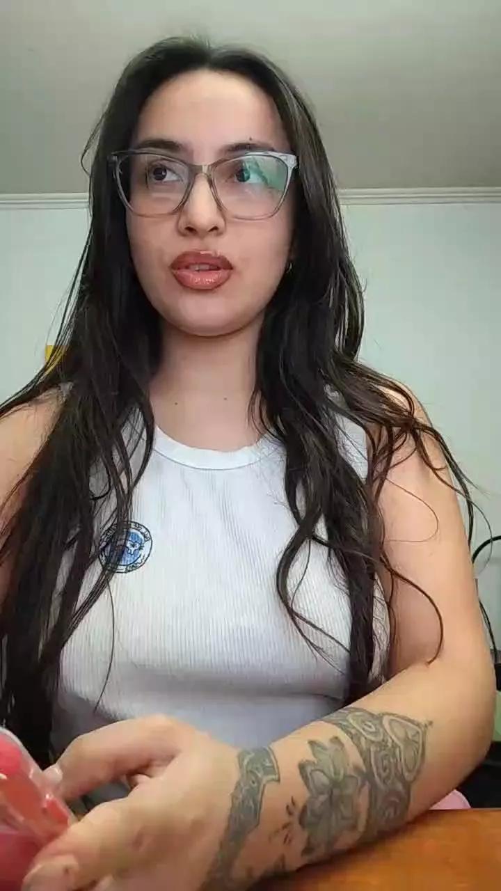 Photos of Latinaakita4 from Cam4 is Freechat