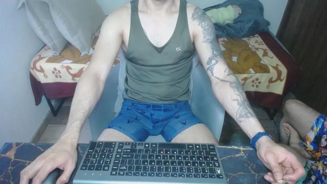 Lealboy from Cam4