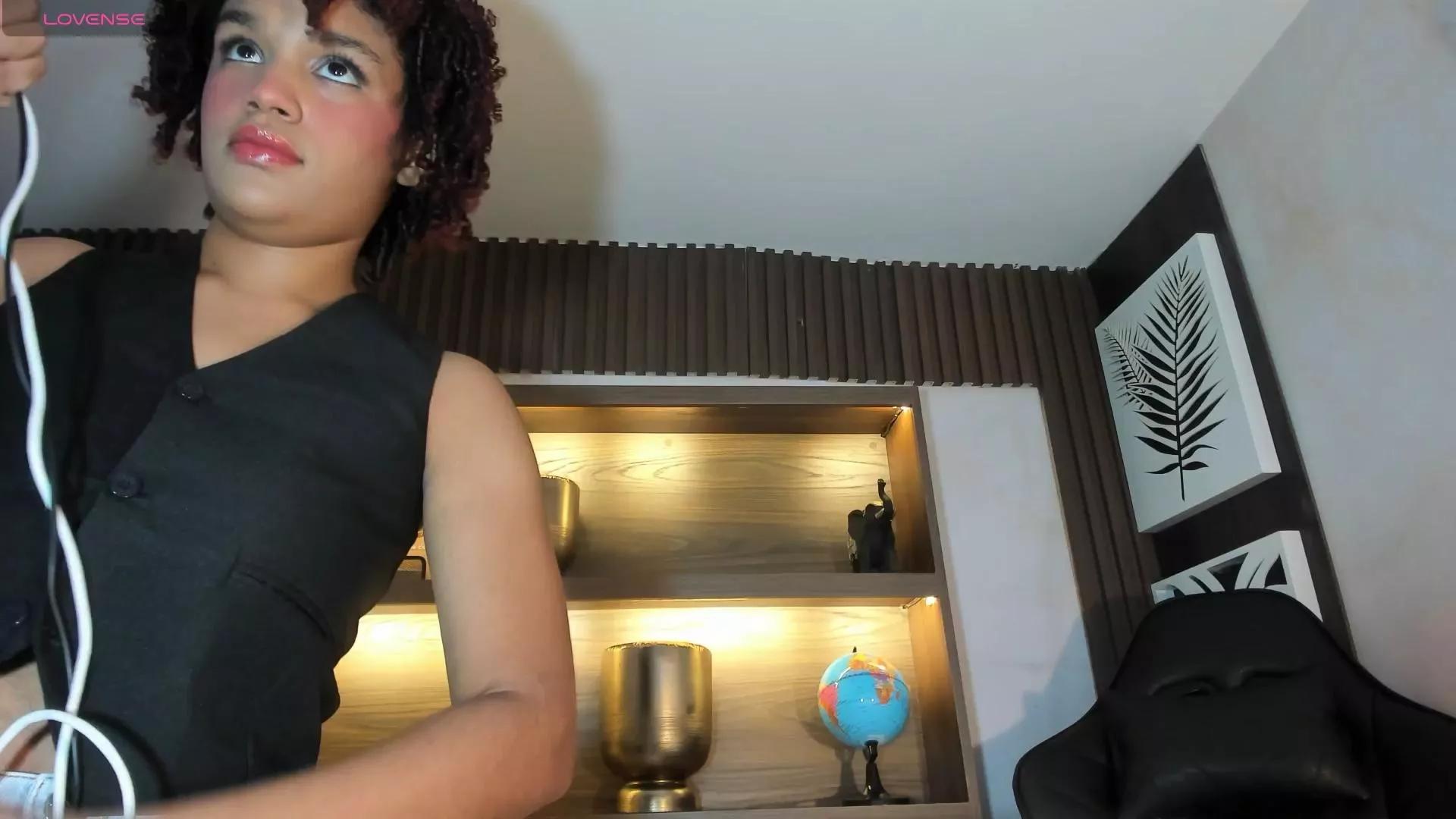 LolaDupont from Cam4