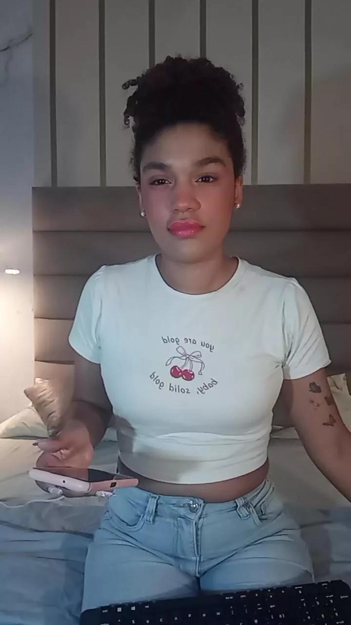 LolaDupont from Cam4