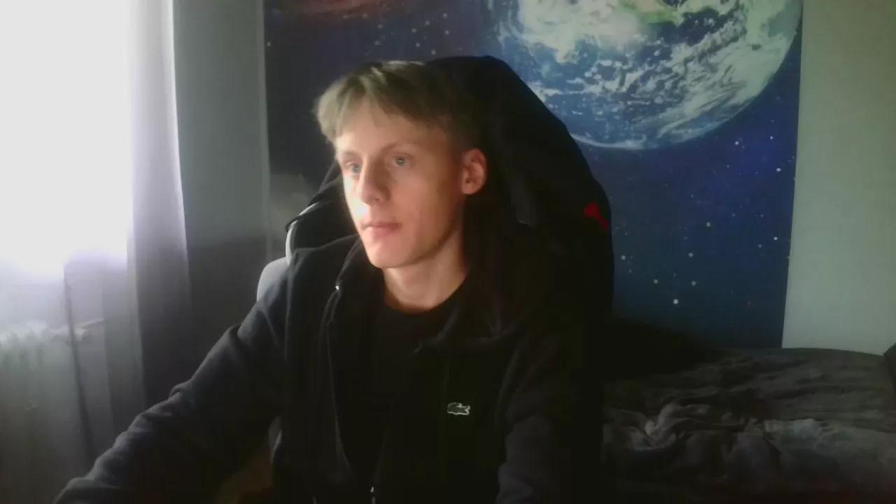 looverboy18y from Cam4