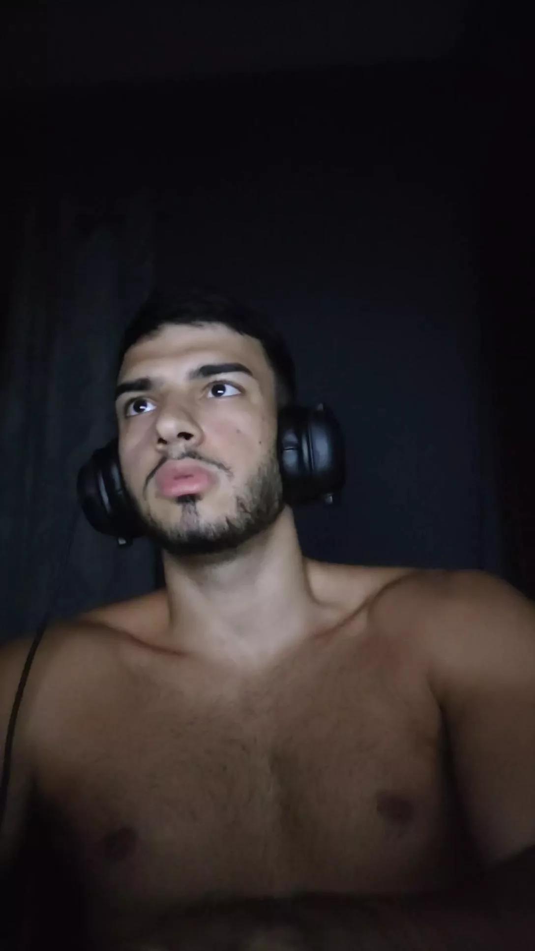 Robsonhaha webcams show profile image 