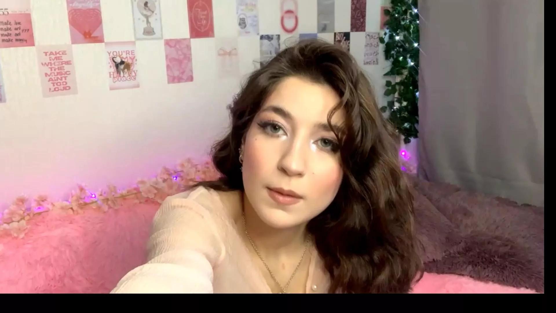 VeronaDyer webcams show profile image 