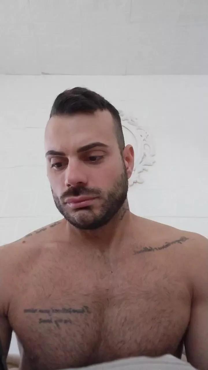 Viki84 from Cam4