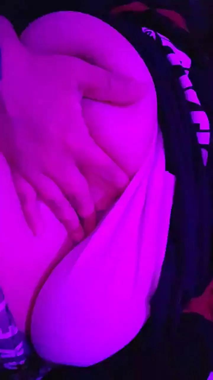 Yourtoygrl webcams show profile image 