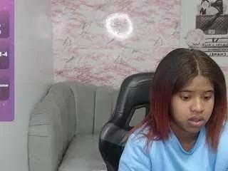 Discover our girls online shows and discover the company of countless livestreamers, with stunning shapes, sex toys and more.
