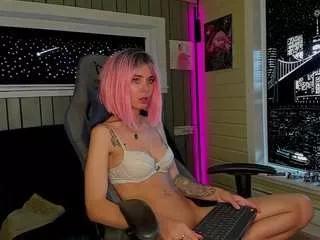 Discover our girls online shows and discover the company of countless livestreamers, with stunning shapes, sex toys and more.